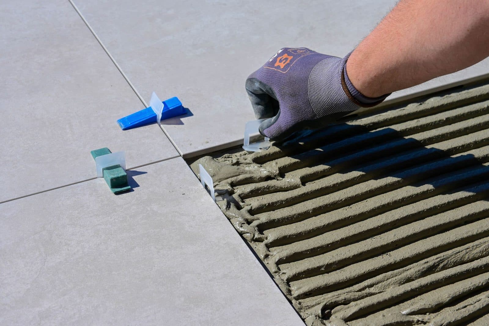 Pose de carrelage par un artisan carreleur